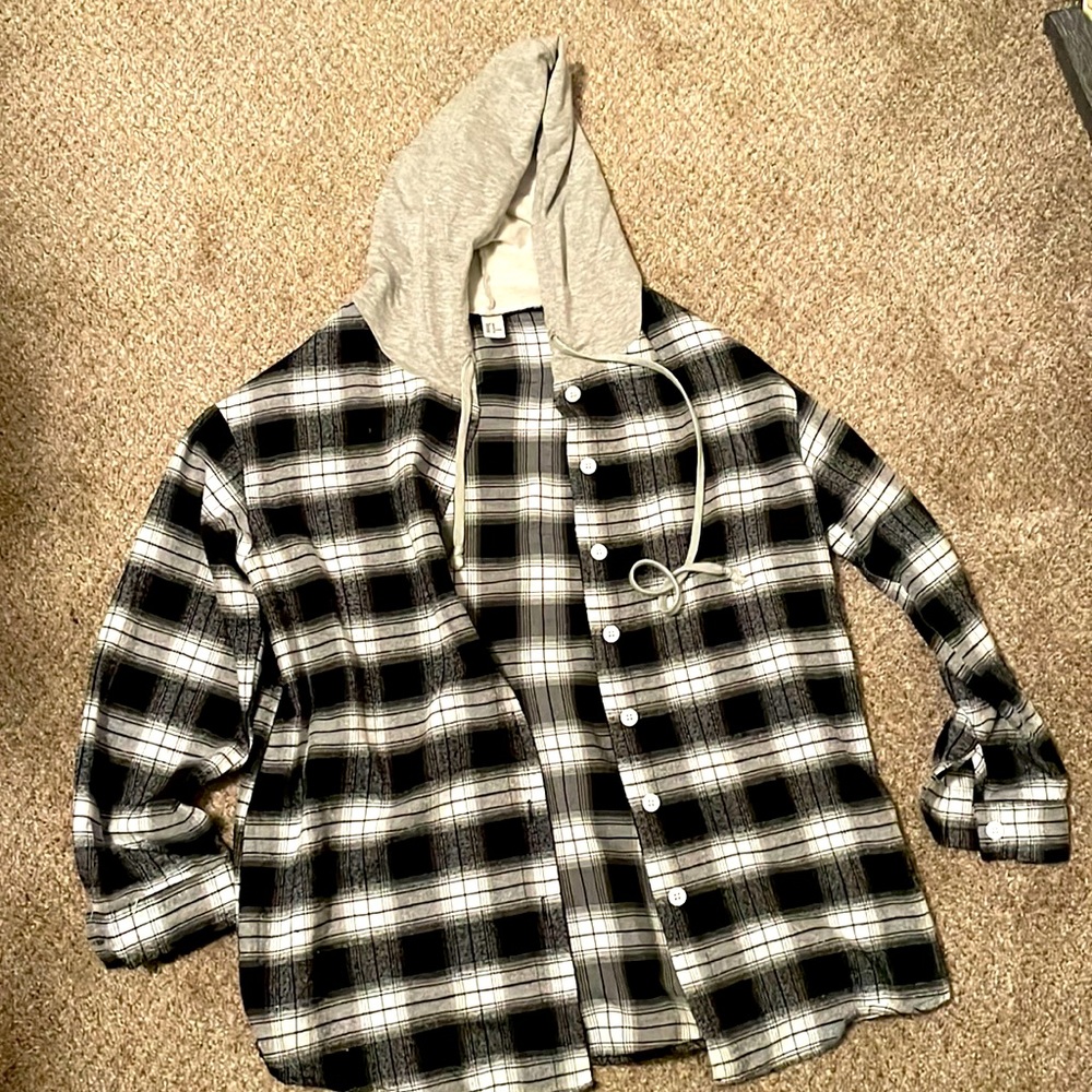 Button down lightweight Flannel size M